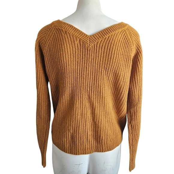 Full Circle Trend Woman's Cropped Tan Sweater with Cinched Tie Front Sz Medium - Picture 4 of 9